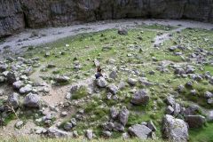 Heather-sketching-at-Gordale-Scar-Yorkshire-England
