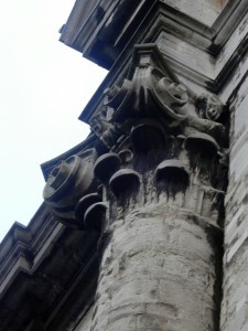 brussels column